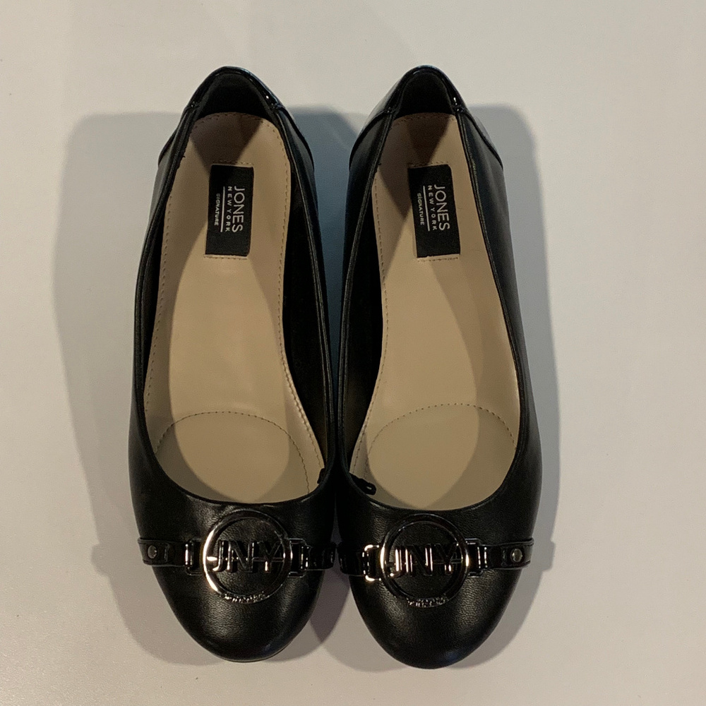 Jones NY Women's black ballet flats size 6
